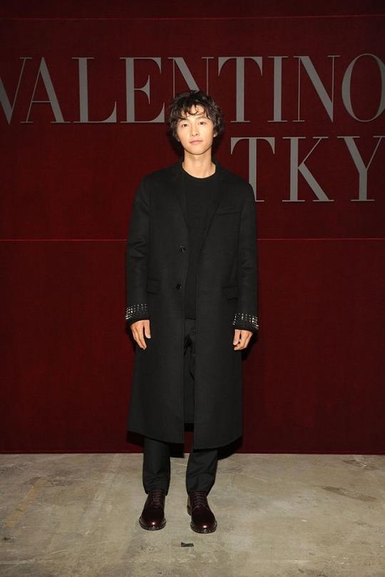 华伦天奴2019早秋东京时装秀 Valentino: Pre-Fall 2018/2019 (Tokyo) (2018)